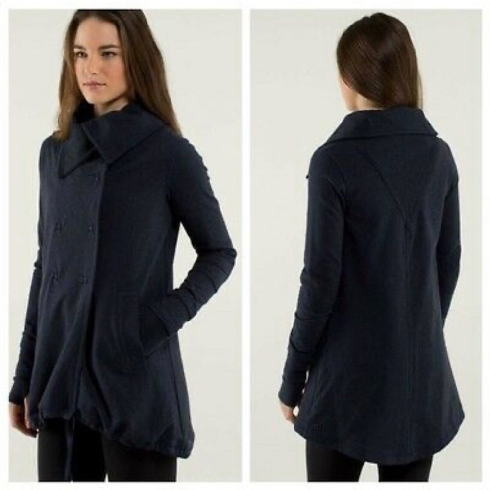 Lululemon Gratitude Wrap in Navy Sz 6 (small)